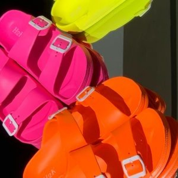 LAST PAIR SIZE 11!! Pool Party Sandals - Neon Pink - Picture 4 of 8
